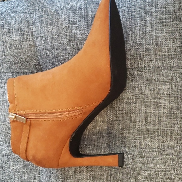 Coutgo Pointed Toe Pearl  Buckle Stiletto Faux Suede Booties Rust Tan Size 8.5 - Picture 7 of 11